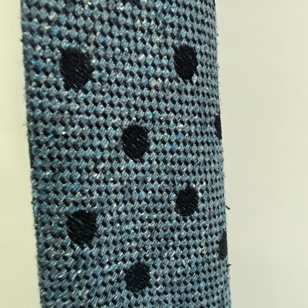 Charles Tyrwhitt Blue Knit Tie with Black Dot Pattern - Picture 2 of 4